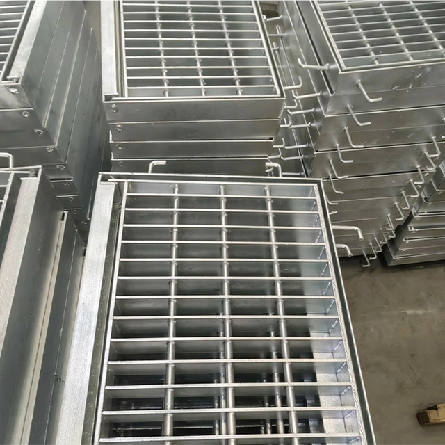 Galvanized Steel Press Locked Welded Serrated Bar Steel Grating